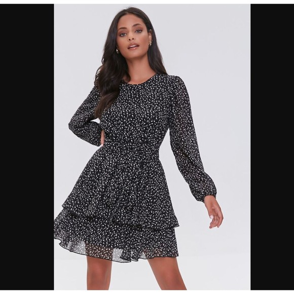 NWT Ditsy Floral Print Chiffon Mini Dress Size Small - Picture 1 of 8